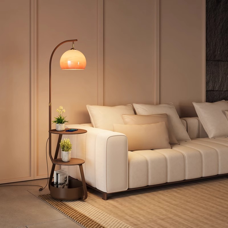 Luminária de chão, mesa de cab - Sofas avaliação e preço